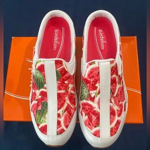 COPY - Easy Spirit women’s size 8 1/2 slip on shoes NWT